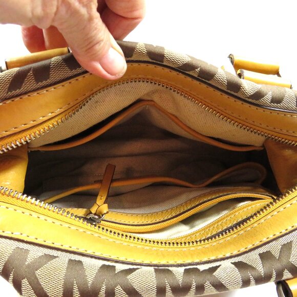 Michael Kors Heavy Leather and canvas handbag Zipper - Picture 5 of 13